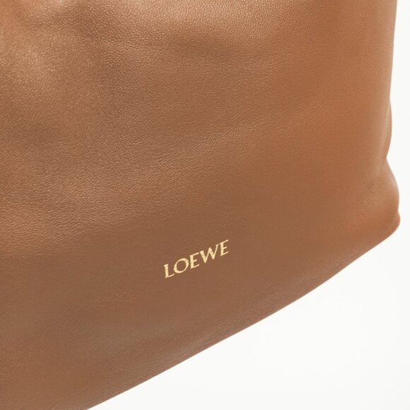 Loewe Squeeze Medium Oak Leather Shoulder Bag - Picture 13 of 16
